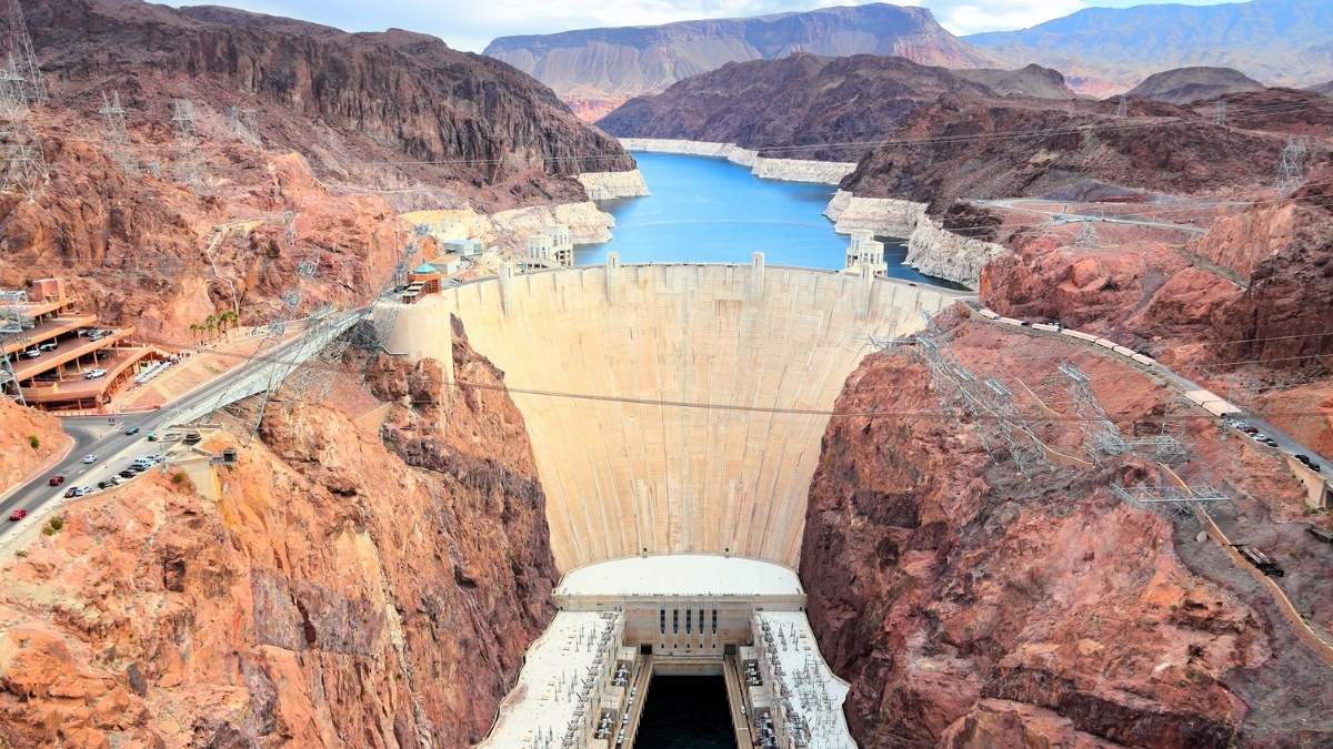 Hoover Dam Tour in Exciting things to do in Las Vegas besides gambling and shows