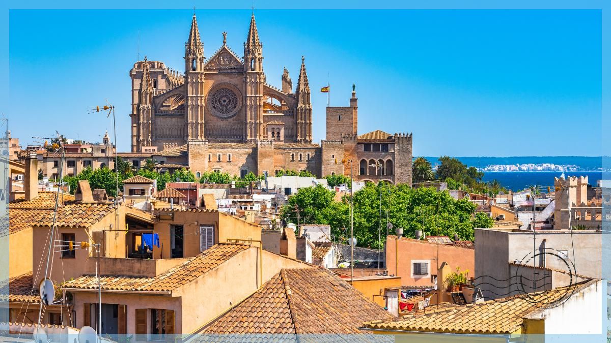 Exciting and romantic things to do in Mallorca, Spain - One-of-a-kind Romantic Game Walking Exploration Tour