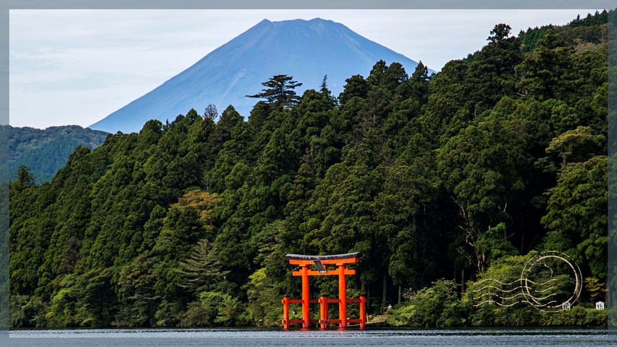 The Most Amazing Tokyo to Hakone Day Trip Itinerary Ever - Lake Ashinoko with Mt. Fuji cruise