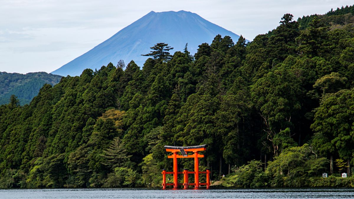 Tokyo to Hakone Day Trip Itinerary - Hakone Shrine