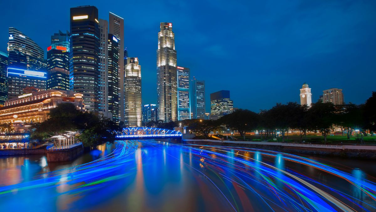 Honeymoon activities in Singapore - Night Tour of Singapore