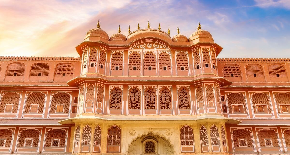 8 Fantastic Palace Hotels in Jaipur for the Royal Experience